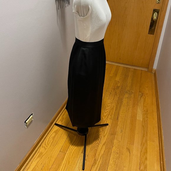 Eleanor Brenner Vintage Silk Skirt, Black (Item# 1021) - Picture 2 of 6